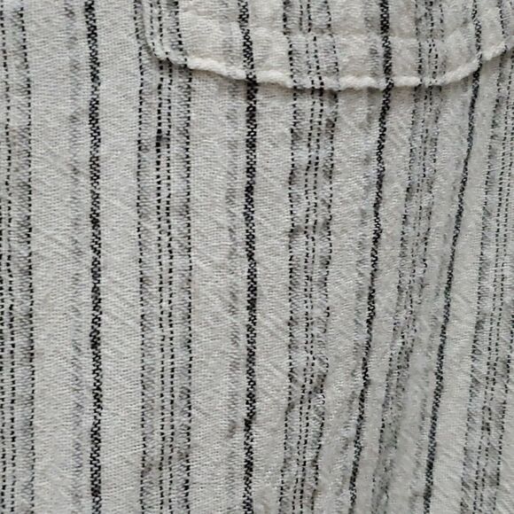 Heart Loom linen/cotton romper, size small - Picture 3 of 5